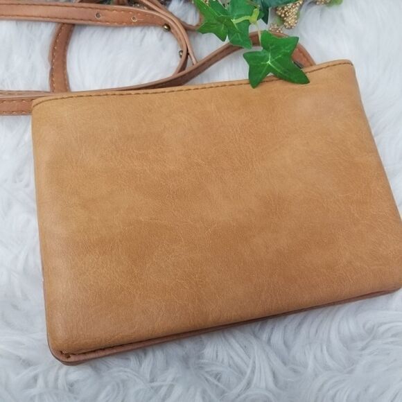 UNIVERSAL THREADS FAUX LEATHER CROSSBODY BAG - Picture 2 of 11